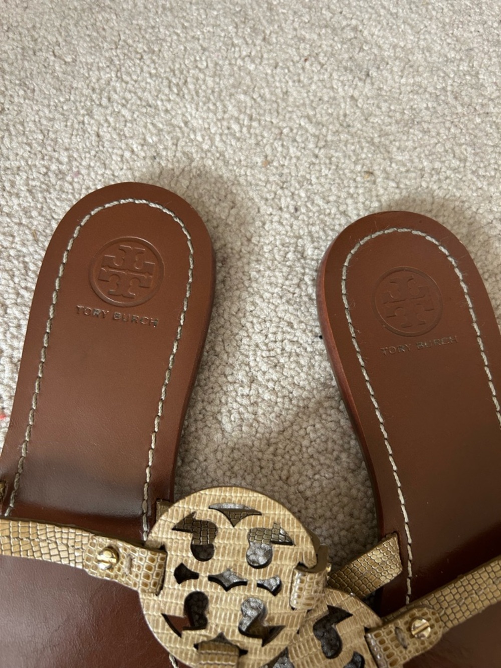 Tory Burch Snake Skin Brown Leather Size 9 Sandals with Logo Medallion - Picture 4 of 7